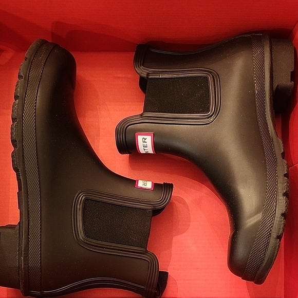 Hunter Classic Black Waterproof Boots - Picture 2 of 4